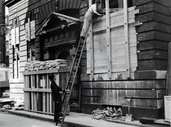 Egyesült Királyság, London, Moor Lane, légitámadás elleni védekezés a rendőrőrs épületénél., 1937, Reklámélet folyóirat, légoltalom, Fortepan #156177