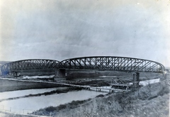 Ukraine, Kamianka-Buzka, (ekkor Kamjanka-Sztrumilivszka vagy Sztrumilova), vasúti híd a Bug folyón., 1915, Glatz Ödön, bridge, Fortepan #156473