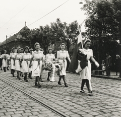 Magyarország, Budapest IV., Görgey Artúr (Horthy Miklós) utca, háttérben kupolával a 37. számú sarokház látszik., 1938, Lencsés László, Budapest, Fortepan #156783