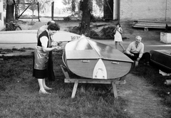 Hungary, Baja, Petőfi-sziget., 1968, Márton Gábor, bicycle, boat, painting, Fortepan #15685