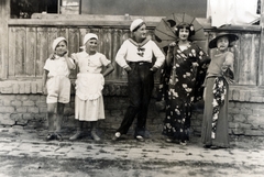 Hungary, Verőce, (Nógrádverőce)., 1935, Kinszki Imre, theater, rehearsal, theatrical mask, theatrical troupe, sunshades, cross-dressing, Fortepan #157199