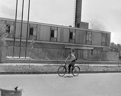 Hungary, Szolnok, Verseghy út 7. sz. MHSZ épülete., 1968, MHSZ, bicycle, street view, genre painting, Fortepan #15732