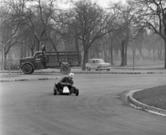 Hungary, People's Park, Budapest X., Marjai Tamás a Szigethalmi Vasas mozgássérült gokart versenyzője., 1965, MHSZ, Soviet brand, GAZ-brand, commercial vehicle, Moskvitch-brand, Budapest, Fortepan #15777