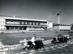 Magyarország, Budapest II., Csatárka úti gyermekváros (később Cseppkő Gyermekotthoni Központ)., 1961, Preisich család, Budapest, pihenés, pad, gyerekek, Preisich Gábor-terv, Fortepan #158091