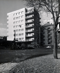 Magyarország, Budapest XII., Magyar Jakobinusok tere, szemben a Kék Golyó utca 1. számú ház, jobbra a Városmajor utca torkolata., 1958, Preisich család, Budapest, modern építészet, útkereszteződés, Preisich Gábor-terv, Fortepan #158102