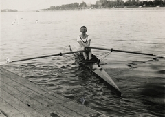 Hungary, Budapest II., stég a Duna-parton, háttérben a Margit-sziget., 1908, Latin, paddling, Budapest, Fortepan #158173