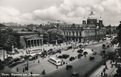 Németország, Berlin, Unter den Linden, balra a háborús áldozatok emlékműve (Neue Wache), jobbra a Zeughaus (később Német Történeti Múzeum),, 1936, Latin, kerékpár, Fortepan #158322