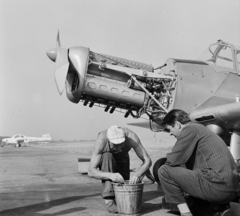 Hungary, Budaörs Airport, Budapest XI., Zlin Trener típusú repülőgép. Háttérben az Országos Mentőszolgálat Morava L-200D típusú repülője., 1966, MHSZ, transport, Czechoslovak brand, airplane, airport, Zlin-brand, propeller, Budapest, Fortepan #15835