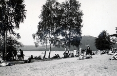 Csehország, Doksy, Staré Splavy üdülőhely, strand a Máchovo jezero (ekkor Velký rybník) partjánál., 1930, Preisich család, vízpart, homok, Fortepan #158494