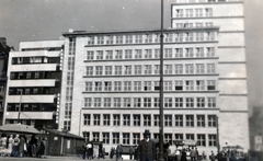 Lengyelország, Wroclaw, Plac Solny (Blücherplatz), balra a Mohren-gyógyszertár épülete., 1930, Preisich család, modern építészet, Fortepan #158501