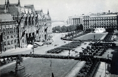 Magyarország, Budapest V., Kossuth Lajos tér, Parlament, a felvétel 1939. június 14-én, a területvisszacsatolások után tartott, új országgyűlés megnyitásának napján készült.
, 1939, Ungvári György, ünnepség, Budapest, Fortepan #159152