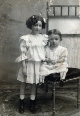 1905, Lugosi Szilvia, white dress, kids, studio, Fortepan #159573