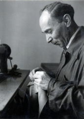 1952, Szászné Román Éva, sewing machine, man, face profile, Fortepan #159706