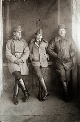 1918, Lehoczky Feodóra, three people, leg over leg, leather jacket, boots, soldier, Fortepan #159954