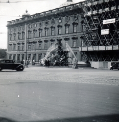 Németország, Berlin, Múzeum-sziget, Neptunbrunnen, háttérben a Városi Palota (Stadtschloss)., 1937, Lehoczky Feodóra, Fortepan #159997