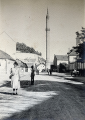 Magyarország, Eger, Minaret a Knézich Károly utcából nézve, háttérben a vár., 1930, Kurutz Márton, Fortepan #160114