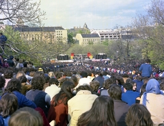 Hungary, Tabán, Budapest I., koncert, háttérben az Attila út házai., 1985, Kováts Lajos, colorful, Budapest, Fortepan #16013