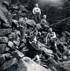 1957, Márkus Richárd, photo aspect ratio: square, gesture, rock, tourist, Mountaineering, Fortepan #160165