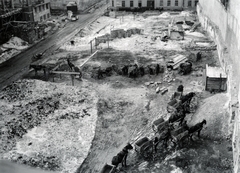 Magyarország, Budapest I.,Budapest II., kilátás a Fő utca 49. számú házból a Gyorskocsi utca felé, balra a Csalogány utca, az előtérben a Csalogány utca 3/a-3/d építkezése., 1939, Boda Balázs, kordé, Budapest, foghíj telek, Fortepan #160535