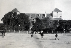 Magyarország, Várpalota, Hunyadi Mátyás (Fő) tér, Thury-vár., 1931, Boda Balázs, lovas, Fortepan #160555