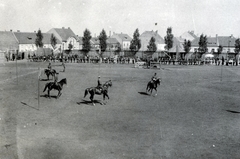 Magyarország, Sopron, SVSE sporttelep, József Attila utca (Felkelő út). Magyar Királyi 3. huszárezred bemutatója., 1932, Boda Balázs, lovas, Fortepan #160571