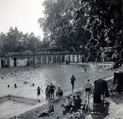 Hungary, Esztergom, Szent István strandfürdő., 1940, Boda Balázs, changing cabin, pool, Fortepan #160654