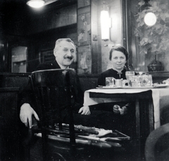 1940, Boda Balázs, newspaper rack, coffee house, Fortepan #160663