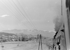 Lengyelország, a Lengyel Magas-Tátra Biały Dunajec felől nézve., 1958, Szent-tamási Mihály, tájkép, villanypózna, andráskereszt, hegy, havas táj, Fortepan #16095