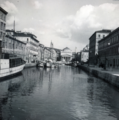 Olaszország, Trieszt, Canal Grande, háttérben középen a Szent Antal-templom (Chiesa di Sant’Antonio)., 1936, Zsembery Bendegúz, Fortepan #160959