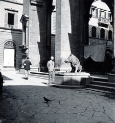 Olaszország, Firenze, Piazza del Mercato Nuovo, Porcellino-szobor., 1936, Zsembery Bendegúz, Fortepan #160973