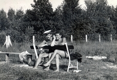 1940, Csizmadia László, man and woman, cap, sitting, bench, Fortepan #161188