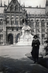 Magyarország, Budapest V., Kossuth Lajos tér, gróf Andrássy Gyula szobra (Zala György, 1906.) a Parlament déli oldalánál., 1932, Márk Iván, Budapest, Fortepan #161288