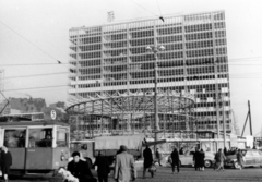 Lengyelország, Varsó, ulica Marszalkowska, szemben az épülő PKO Bank Rotunda és a Centrala Handlu Zagranicznego - CHZ Universal külkereskedelmi vállalat irodaépülete., 1964, Korbuly család, Fortepan #161490