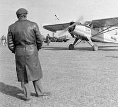 PZL-101A Gawron légcsavaros repülőgép., 1970, MHSZ, sport, közlekedés, repülőgép, bőrkabát, repülőtér, PZL-márka, lengyel gyártmány, légcsavar, PZL-101 Gawron, lajstromjel, Fortepan #16177