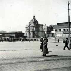 Ukrajna, Lviv, Csernyivci utca (ekkor Állomás utca), háttérben a főpályaudvar., 1942, Kiss Endre, Fortepan #161955