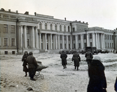 Ukrajna, Kijev, Győzelem sugárút (ekkor Breszt - Litovszk országút) 10., ma Oktatási és Tudományos Minisztérium., 1942, Kiss Endre, Fortepan #161962