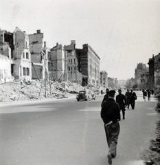 Ukrajna, Kijev, a Hrescsatik sugárút felrobbantott épületei a Függetlenség tere (Majdan Nezalezsnosztyi, ekkor Kalinyin tér) felől., 1942, Kiss Endre, Fortepan #162035