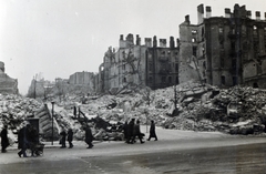 Ukrajna, Kijev, a Prorizna út felrobbantott épületei a Hrescsatik sugárút felől nézve., 1941, Kiss Endre, keleti front, háborús kár, második világháború, épületkár, Fortepan #162040