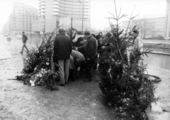 Románia, Bukarest, Bulevardul Nicolae Bălcescu, háttérben a Grand Hotel Bucharest. A felvétel a romániai forradalom idején készült., 1989, Nagy Z. László, román forradalom, rendszerváltás, Fortepan #162228