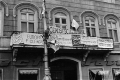 Románia,Erdély, Arad, Bulevardul Revoluției (régi nevén Andrássy tér), 76. számú épület. Romániai forradalom., 1989, Gulyás Miklós, román forradalom, rendszerváltás, Fortepan #162285