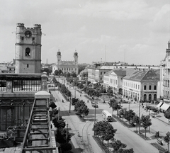 Magyarország, Debrecen, Piac utca (Vörös Hadsereg útja), szemben a Nagytemplom., 1955, Kotnyek Antal, Hires Tibor, autóbusz, klasszicizmus, timpanon, Rabl Károly-terv, Péchy Mihály-terv, Fortepan #16232