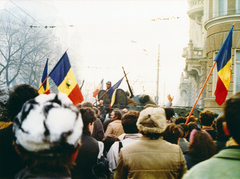 Románia,Erdély, Kolozsvár, Kossuth Lajos utca (Bulevardul 21 Decembrie 1989), balra a Bocskai tér (Piata Avram Iancu), tüntetés a Román Kommunista Párt helyi székháza (később Megyeháza) előtt. Romániai forradalom., 1989, Fortepan/Album047, román forradalom, rendszerváltás, Fortepan #162321