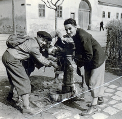 1940, Váradi Judit, excursion, drinking fountain, Fortepan #162423