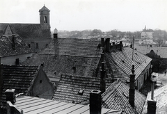 Hungary, Szentendre, kilátás a Várdombról, balra a Szent Péter-Pál-templom, jobbra a Városház téren a mentőállomás, 1957, Gara Andor, chimney, roof, Fortepan #162587