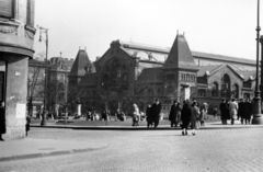 Magyarország, Budapest V.,Budapest IX., a Fővám (Dimitrov) tér a Belgrád rakpart felől nézve, szemben a Központi Vásárcsarnok., 1954, Gara Andor, Budapest, vásárcsarnok, Fortepan #162691