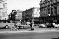 Ausztria, Bécs, Opernring a Kärntner Strasse felé nézve, balra az Opera., 1959, Gara Andor, motorkerékpár, rendőrkalitka, Fortepan #162719