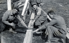 Romania,Transylvania, a Cibó (Țibău) folyó völgye, munkaszolgálatosok fagerendát fűrészelnek a hegyoldalban., 1940, Szántó István dr., labor service, Fortepan #162915