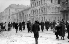 Magyarország, Budapest VIII., Üllői út a Körút irányába nézve, jobbra a Futó utca torkolata., 1956, Gödér Hajnal, Budapest, utcakép, épületkár, forradalom, Fortepan #163282