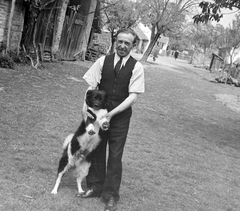 1958, Kurutz Márton, portrait, dog, yard, man, Fortepan #16341