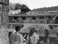 Hungary, Budapest V., Belgrád rakpart, Bratislava gőzhajó aa MAHART nemzetközi hajóállomásán., 1958, Kurutz Márton, ship, Hungarian brand, steamboat, Bratislava ship, Budapest, Fortepan #16345